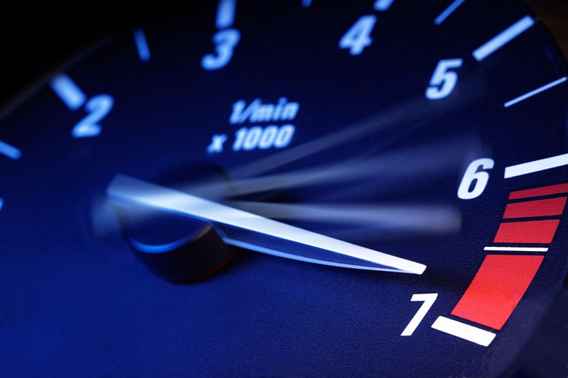 Что такое тахометр и где он используется