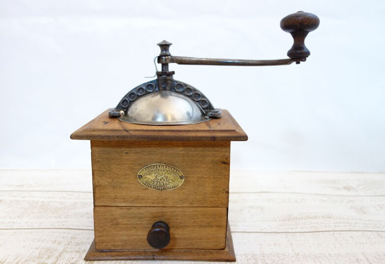 Пежо начинала с производства кофемолок