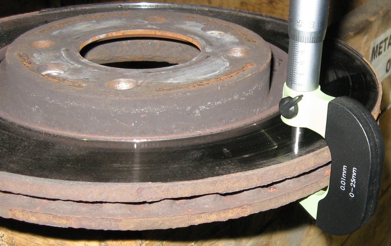 толщина тормозного диска