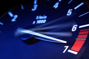 Что такое тахометр и где он используется